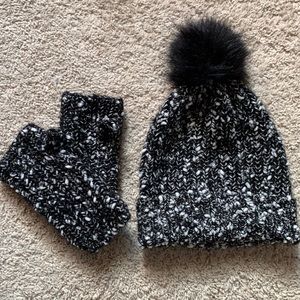 Matching Express beanie w fingerless gloves
